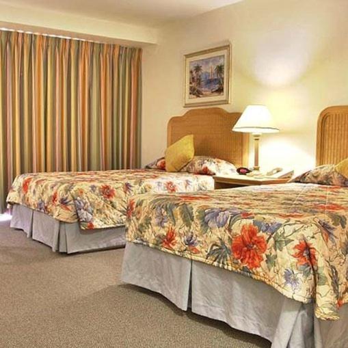 Castaways Resort And Suites Freeport Bagian luar foto