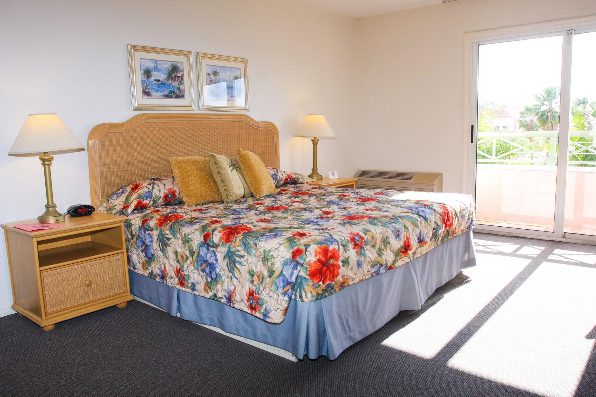 Castaways Resort And Suites Freeport Bagian luar foto