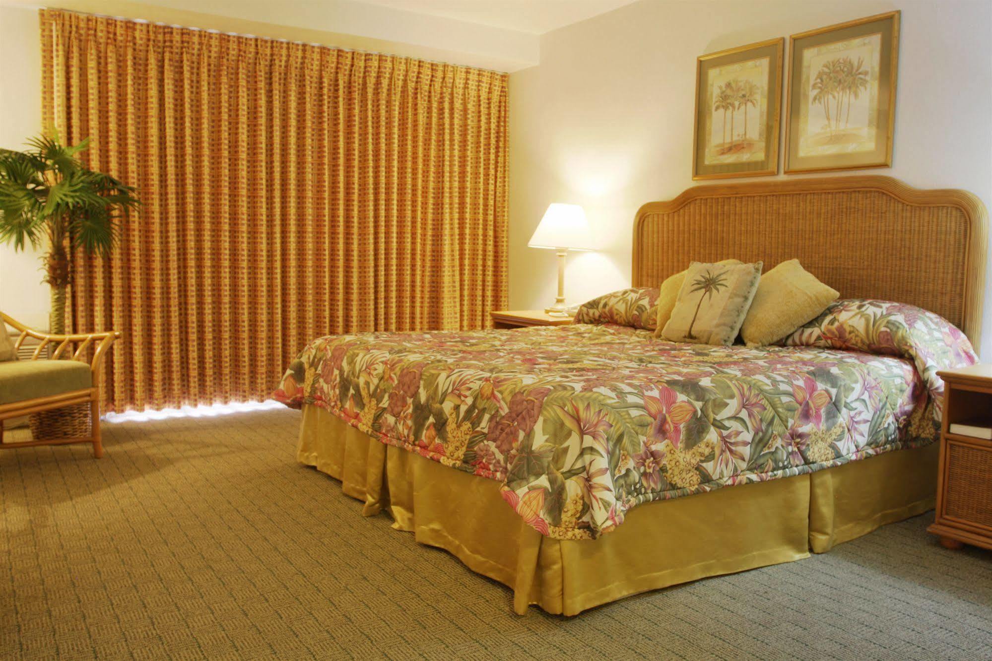 Castaways Resort And Suites Freeport Bagian luar foto