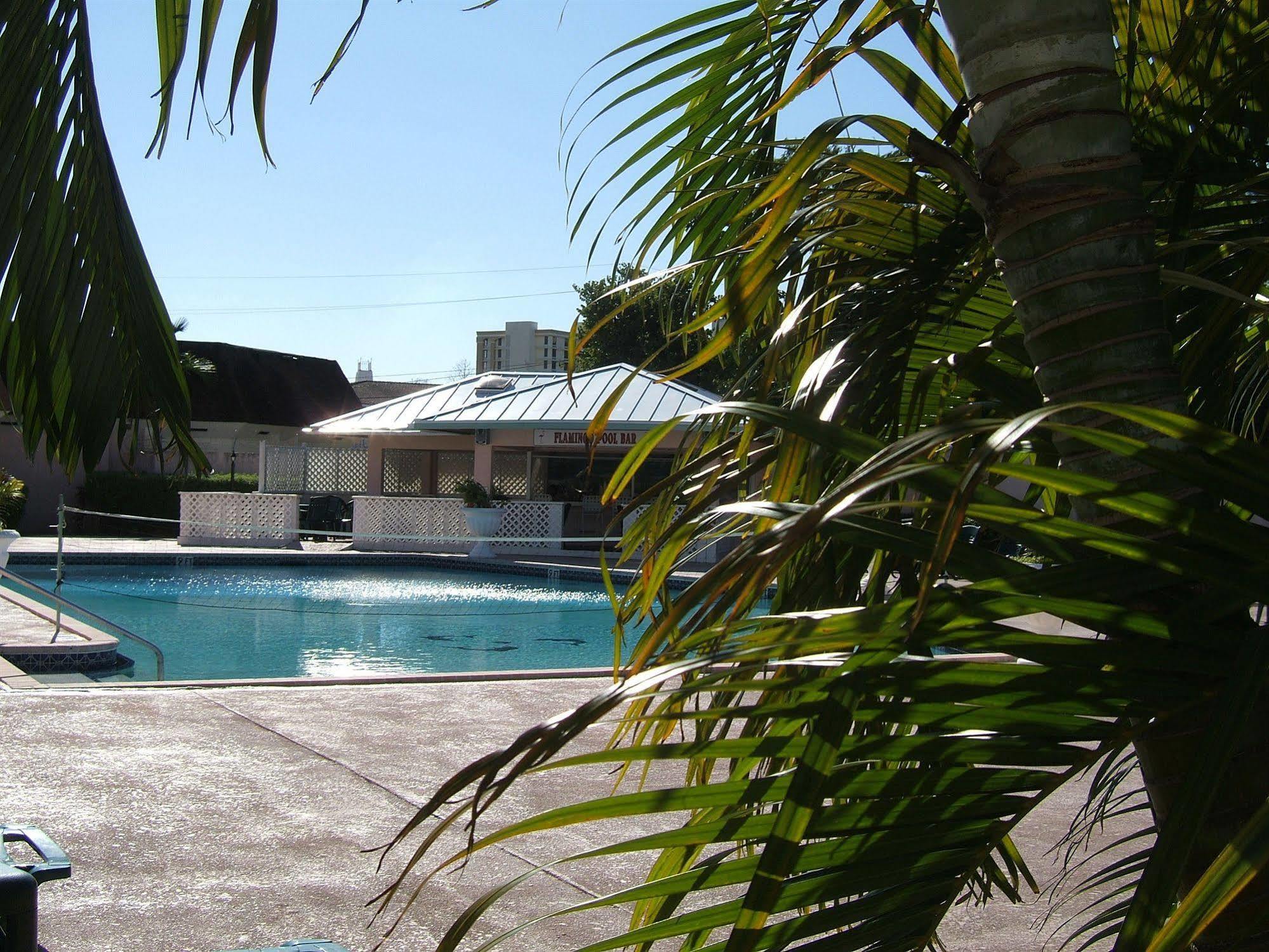 Castaways Resort And Suites Freeport Bagian luar foto